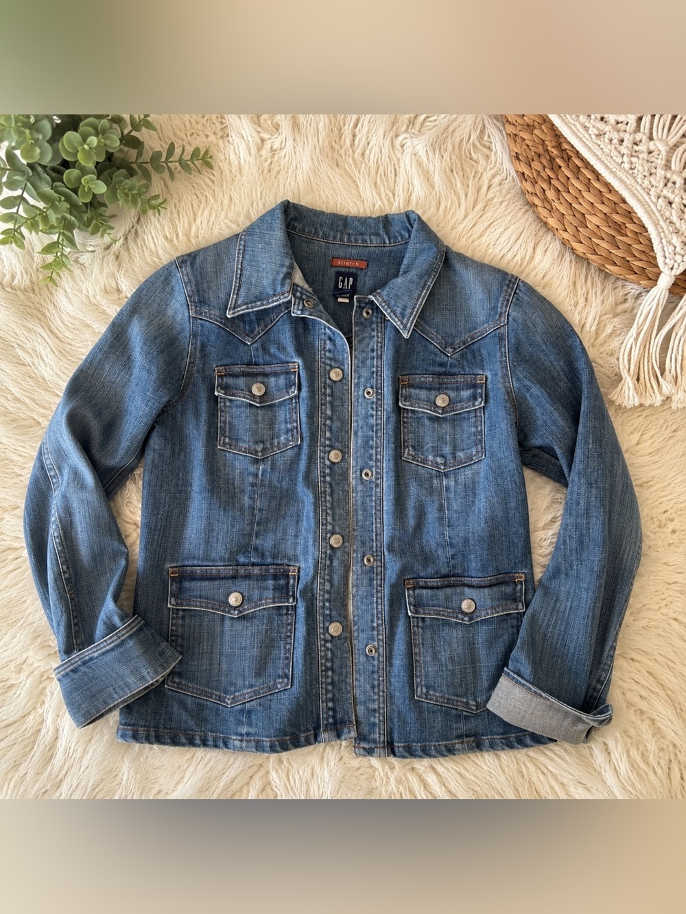 Vintage GAP Women's Classic Blue Denim Jacket